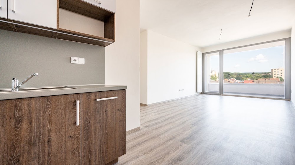 EC Carpentry & Services